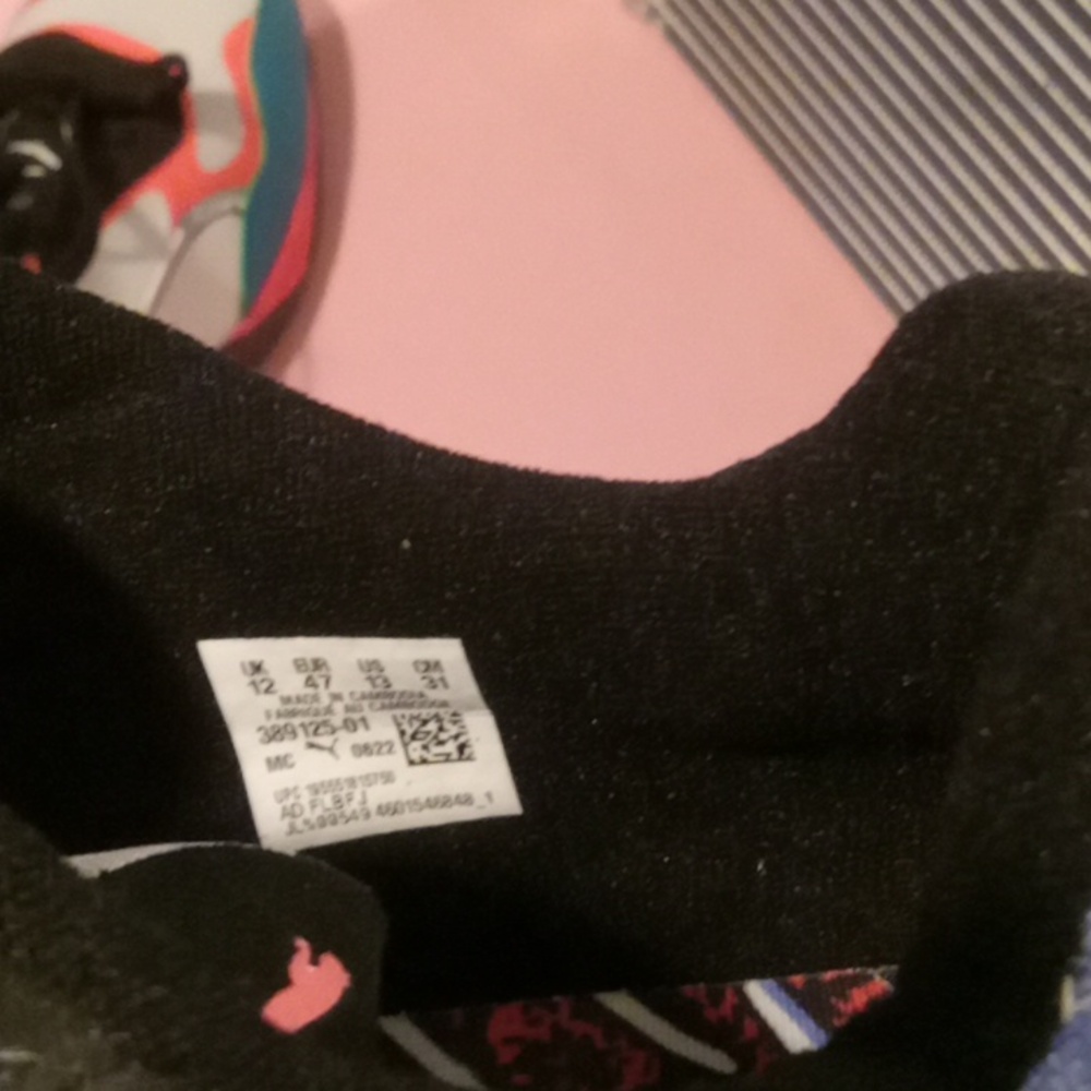 Shoes - Picture 4 of 4